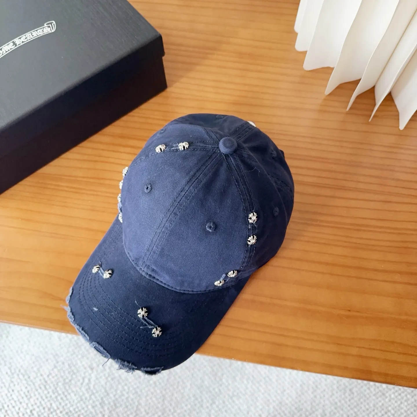 🉐️120 Chrome Hearts 💓Early autumn Korean style fashion retro distressed hole hat worn design versatile baseball cap peaked cap